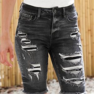 KanCan BUCKLE Signature High Rise Bermuda Stretch Short BLACK size 30